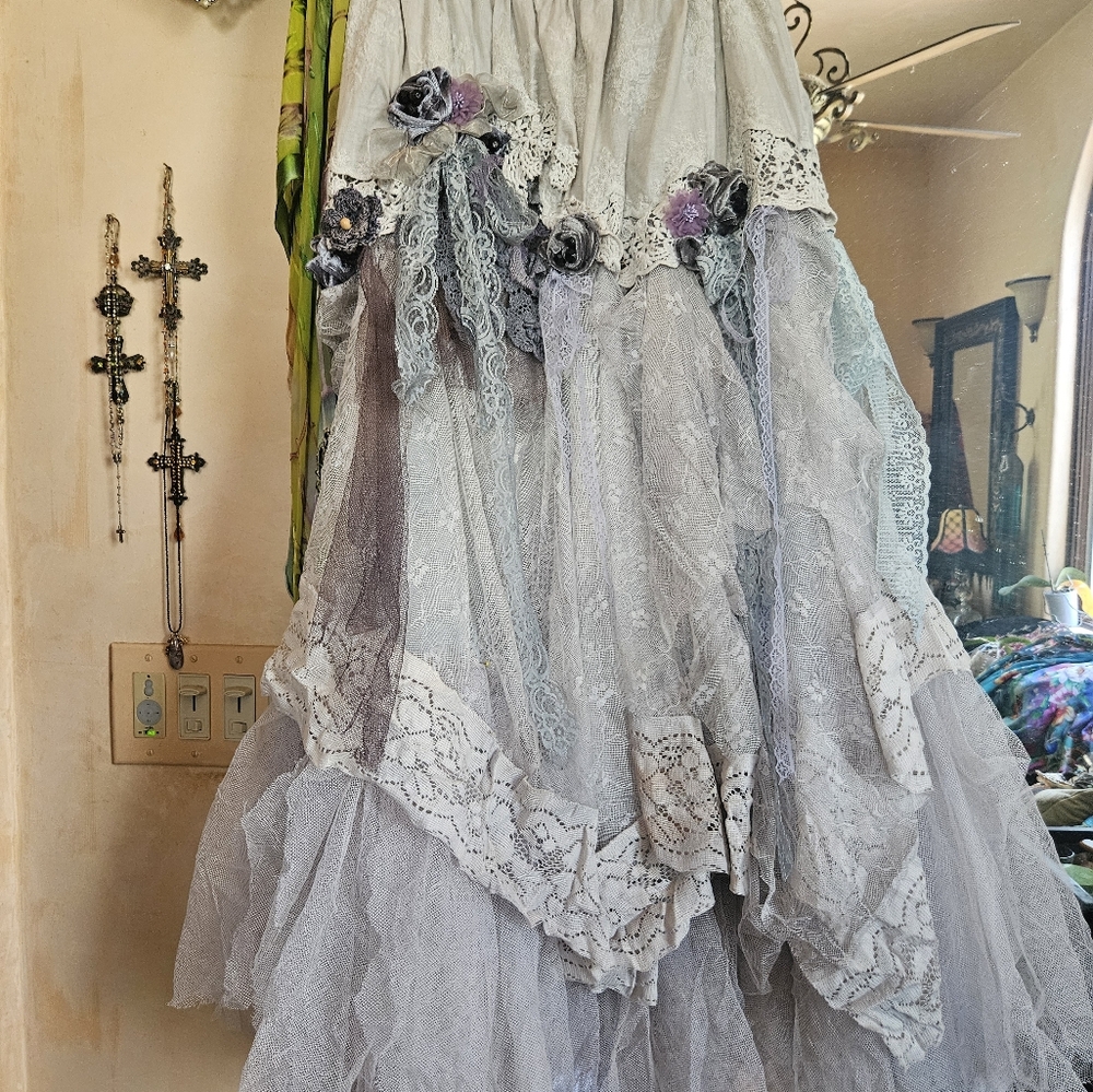 WOW! OOAK. AMAZING THERAL LONG LACE SKIRT She Has A MYSTERIOUS FEELING ABOUT HER - Picture 5 of 8